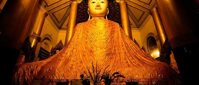 Buddha-Shwe Dagon Pagoda-yangon-myanmar