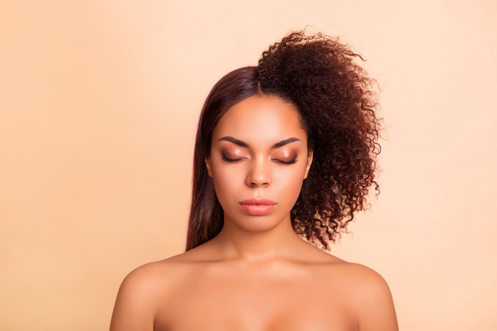 lissage cheveux afro frisés kératine brésilien